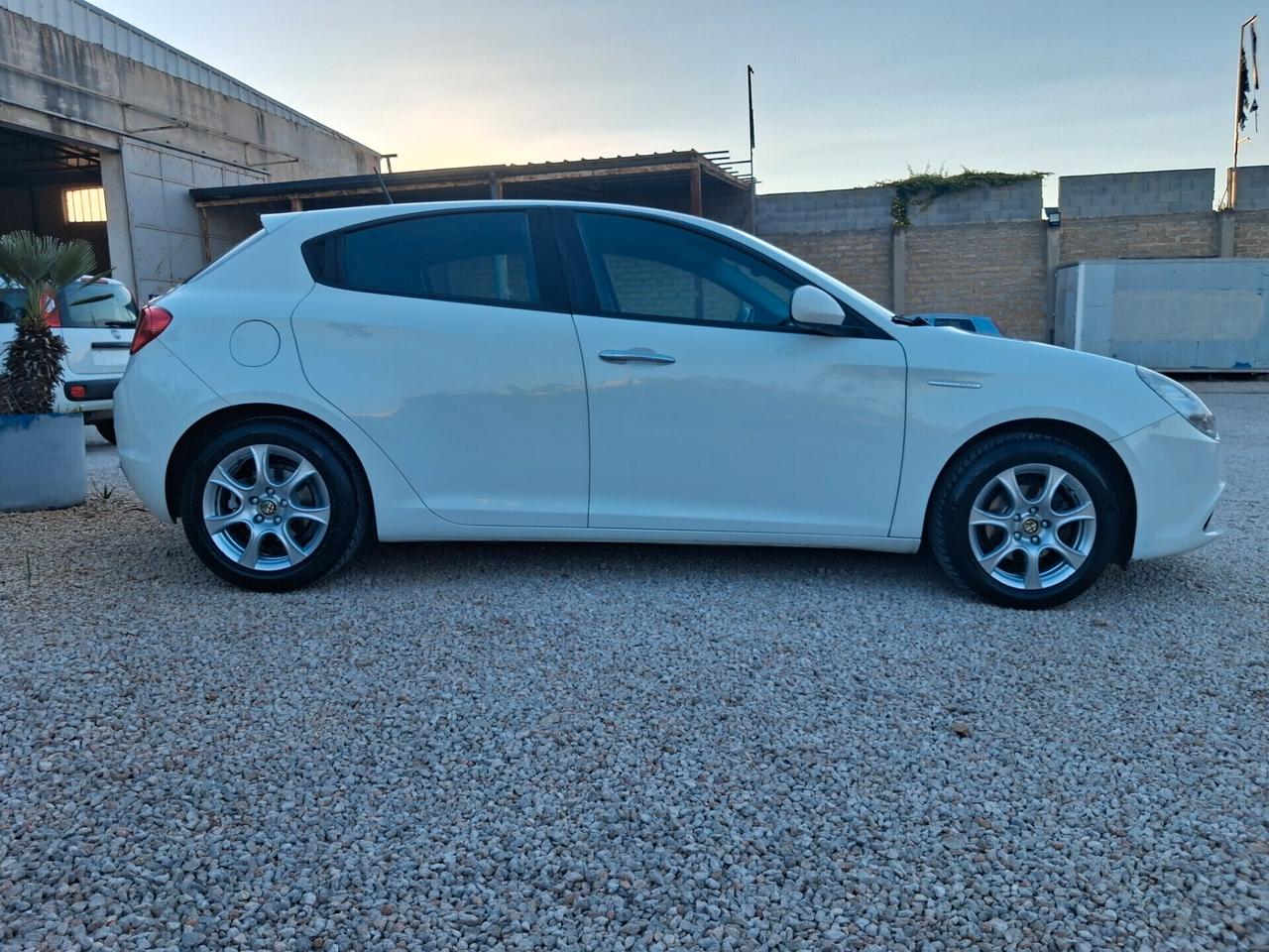 Alfa Romeo Giulietta 1.6 JTDm-2 105 CV Progression