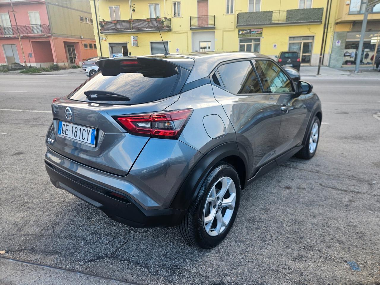 Nissan Juke 1.0 DIG-T 114 CV N-Connecta