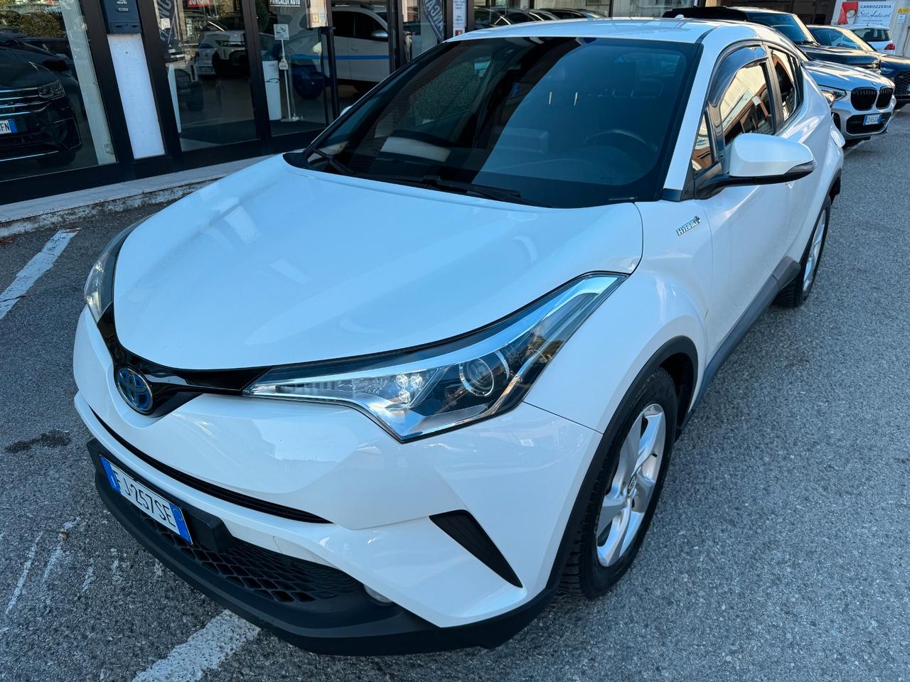 Toyota C-HR 1.8 Hybrid E-CVT Active,RETROCAM,17,DRL,CRUISE,CLIMA