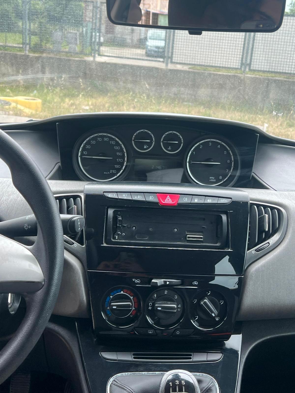Lancia Ypsilon 1.2 69 CV 5 porte GPL Ecochic Gold