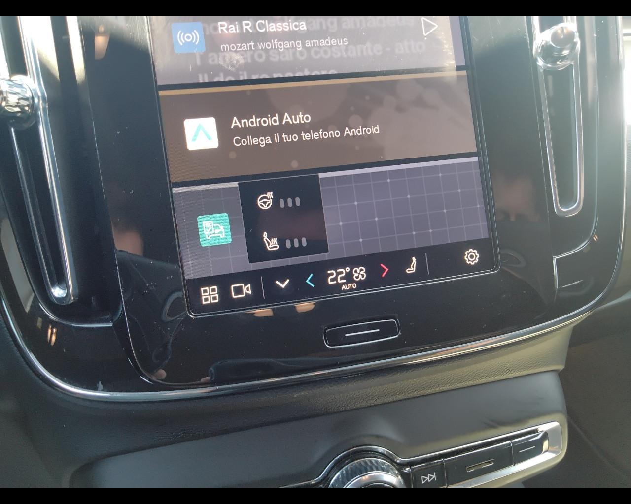 VOLVO XC40 2023 - XC40 2.0 b3 Core auto