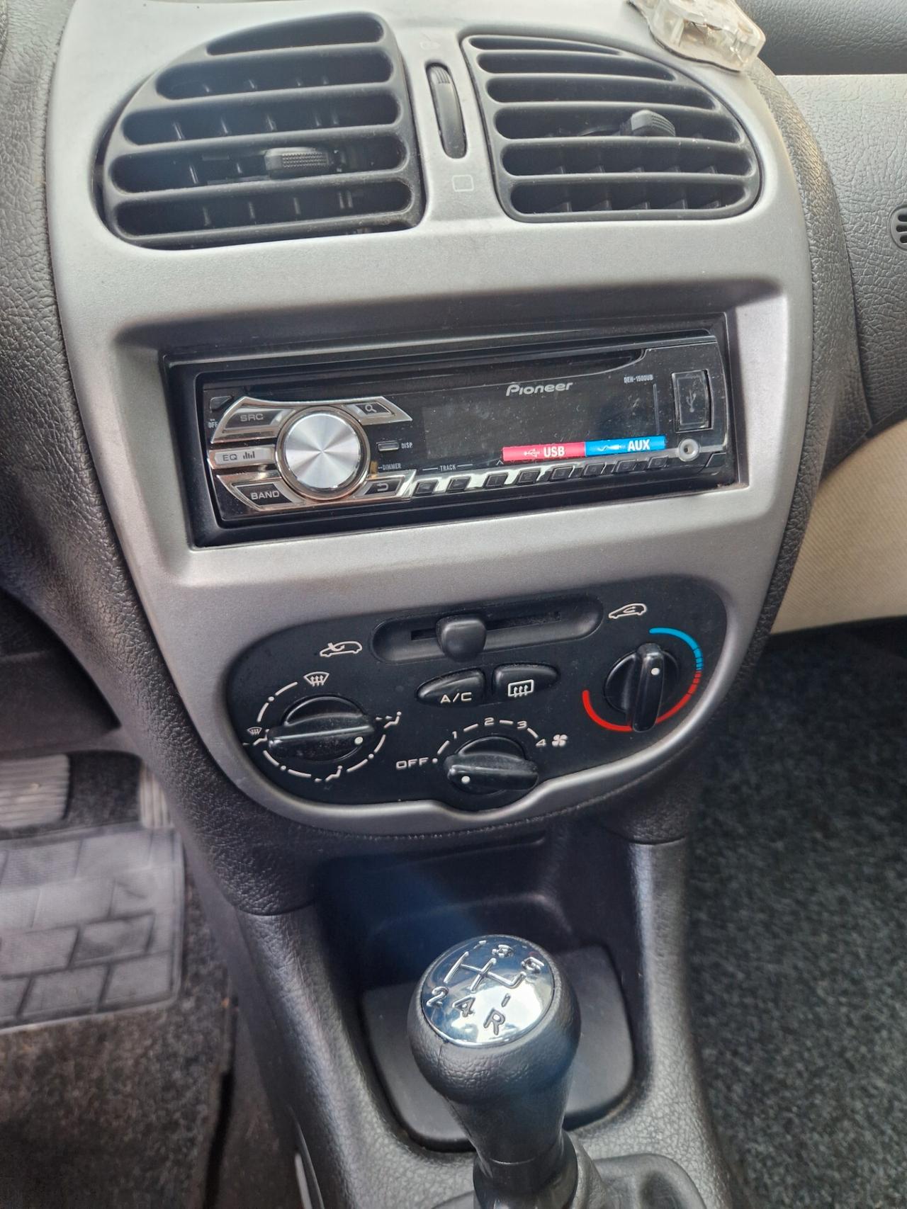 Peugeot 206 1.4 HDi 68CV - pochi KM