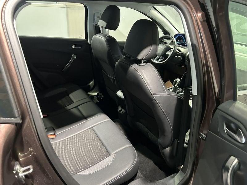 Peugeot 2008 1.2 VTi 82CV Allure + NAVIGATORE