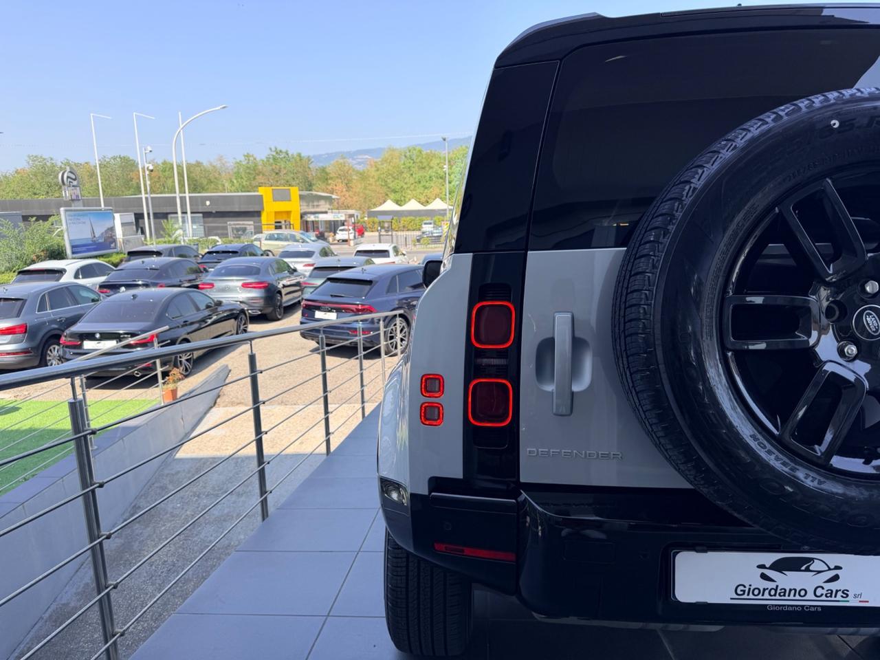 Land Rover Defender 110 3.0D I6 200 CV AWD Auto SE