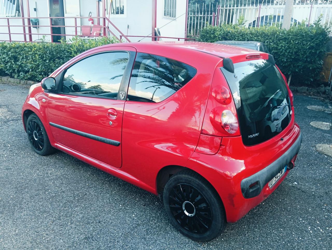 Peugeot 107 1.0 68CV 3p. Plaisir