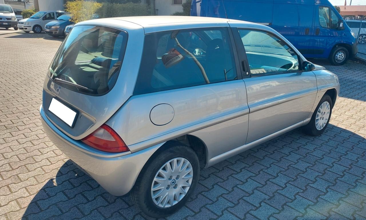 Lancia Y 1.2i cat Unica