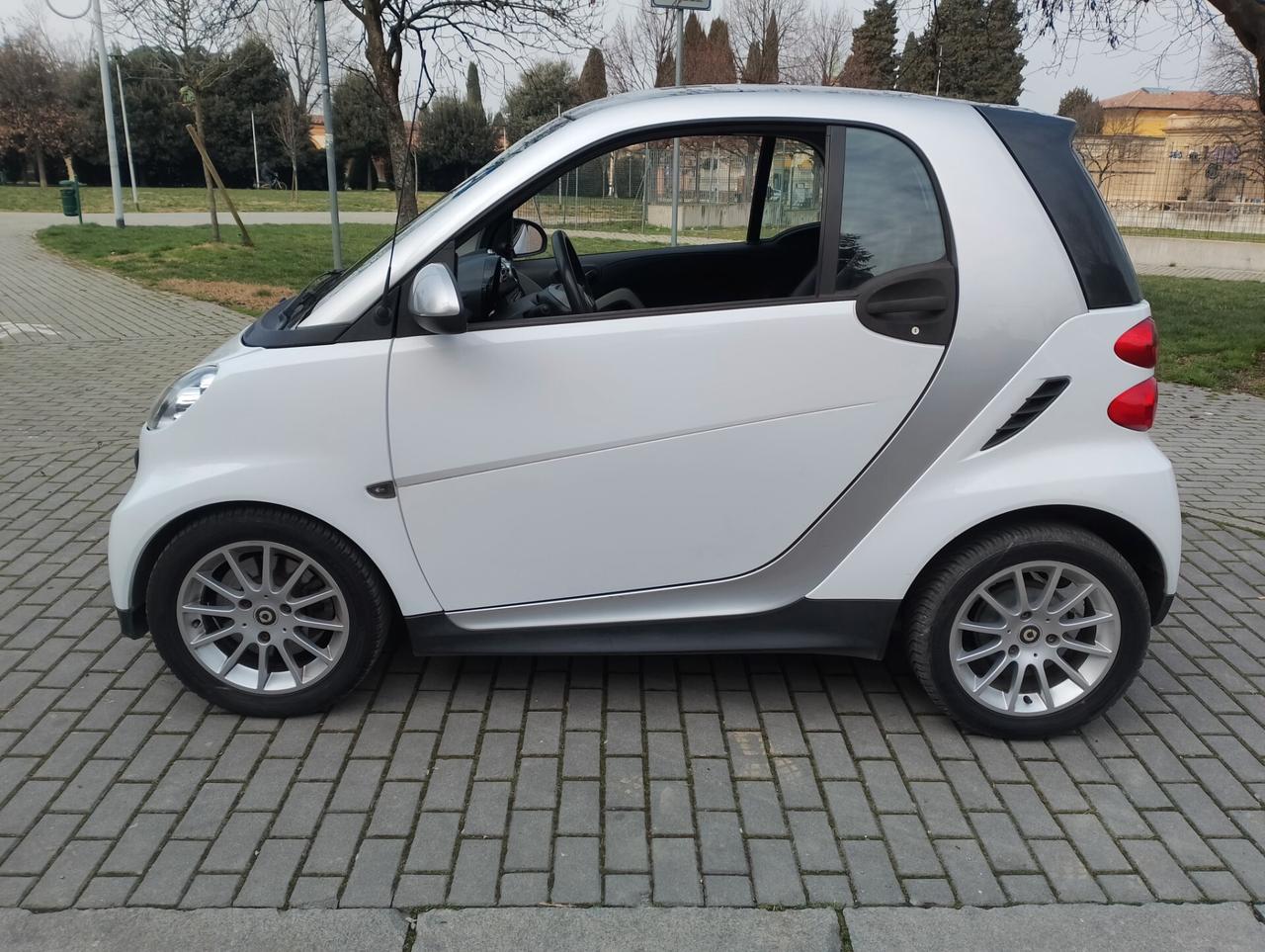 Smart ForTwo 1000 45 kW MHD coupé pure