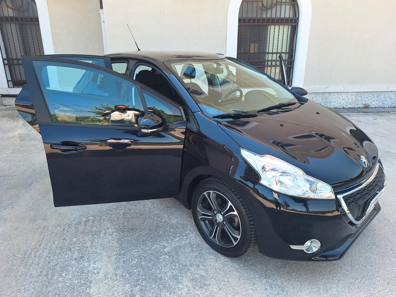 Peugeot 208 1.4 HDi 68 CV 5 p PERFETTA 2015