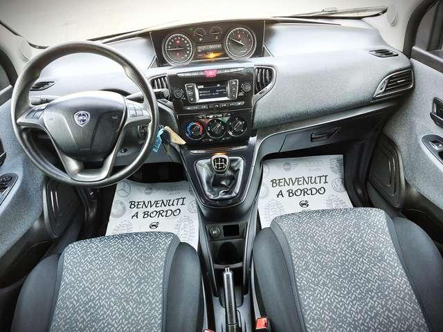 Lancia Ypsilon 0.9 t.air 85 cv Gold ecochic metano uni propiet.
