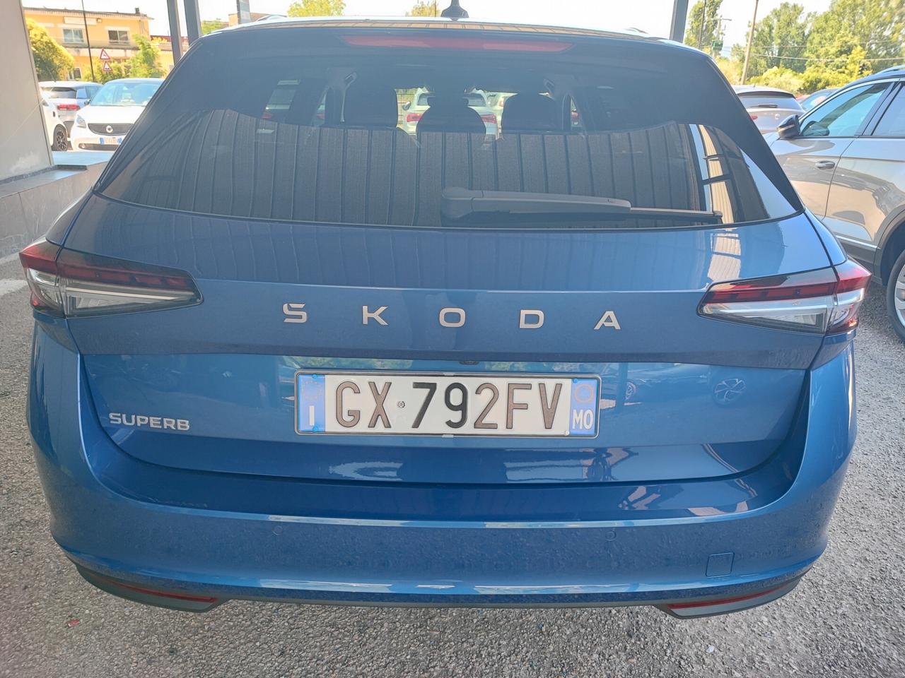 Skoda Superb 2.0 TDI DSG Wagon Laurin&Klement