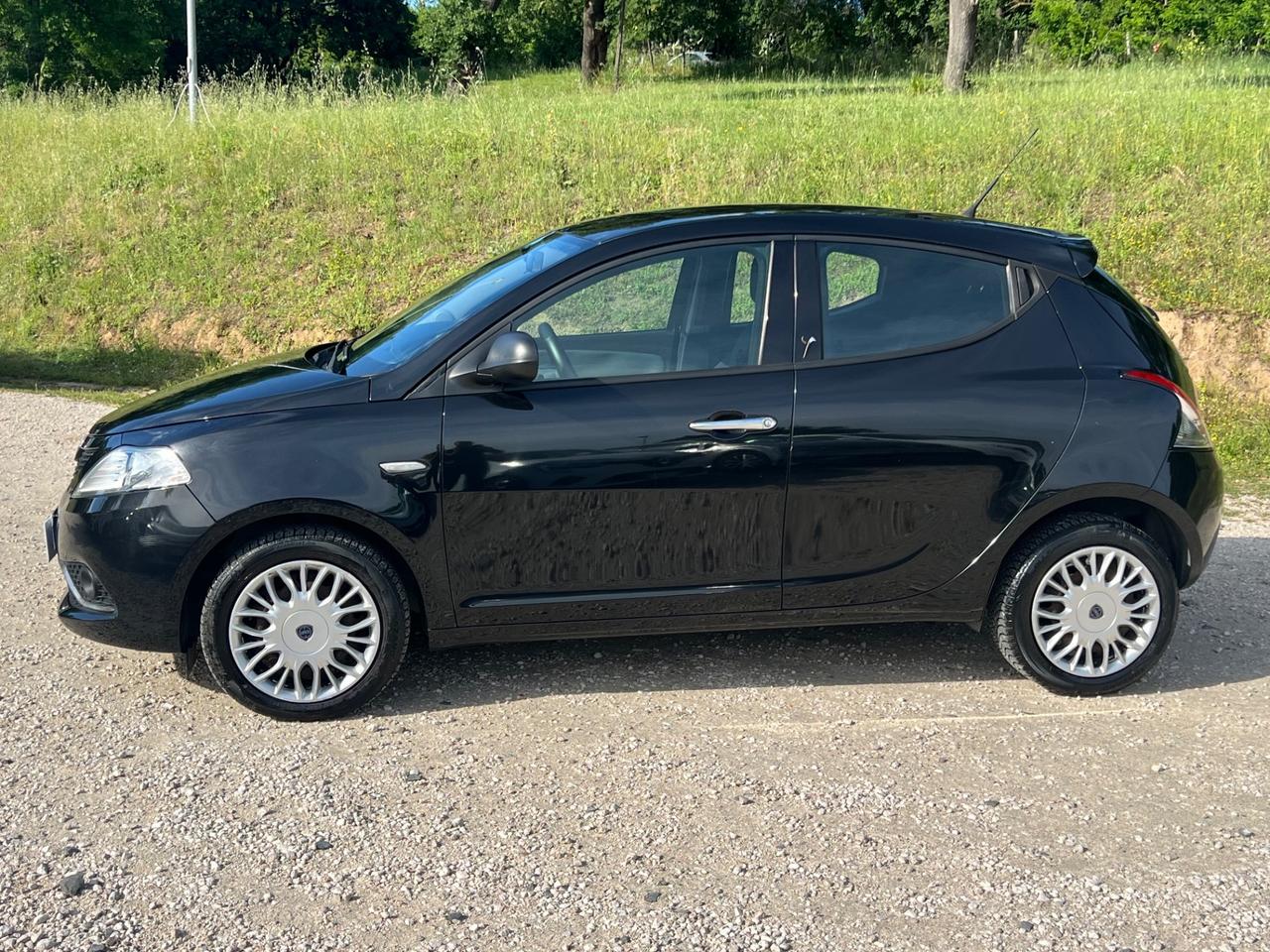 Lancia Ypsilon 1.2 Benzina Gold Permute Rate Neopatentati