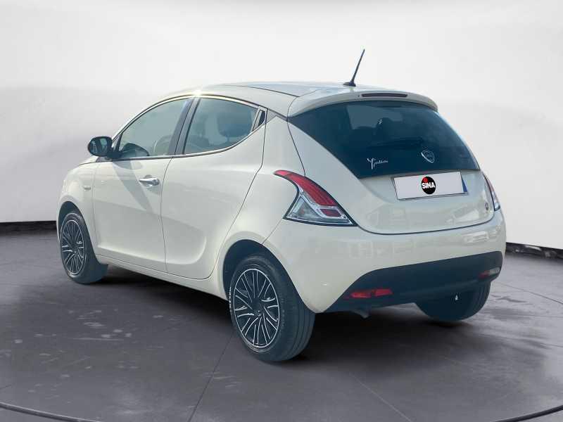 LANCIA Ypsilon 1.0 firefly hybrid Silver 70c