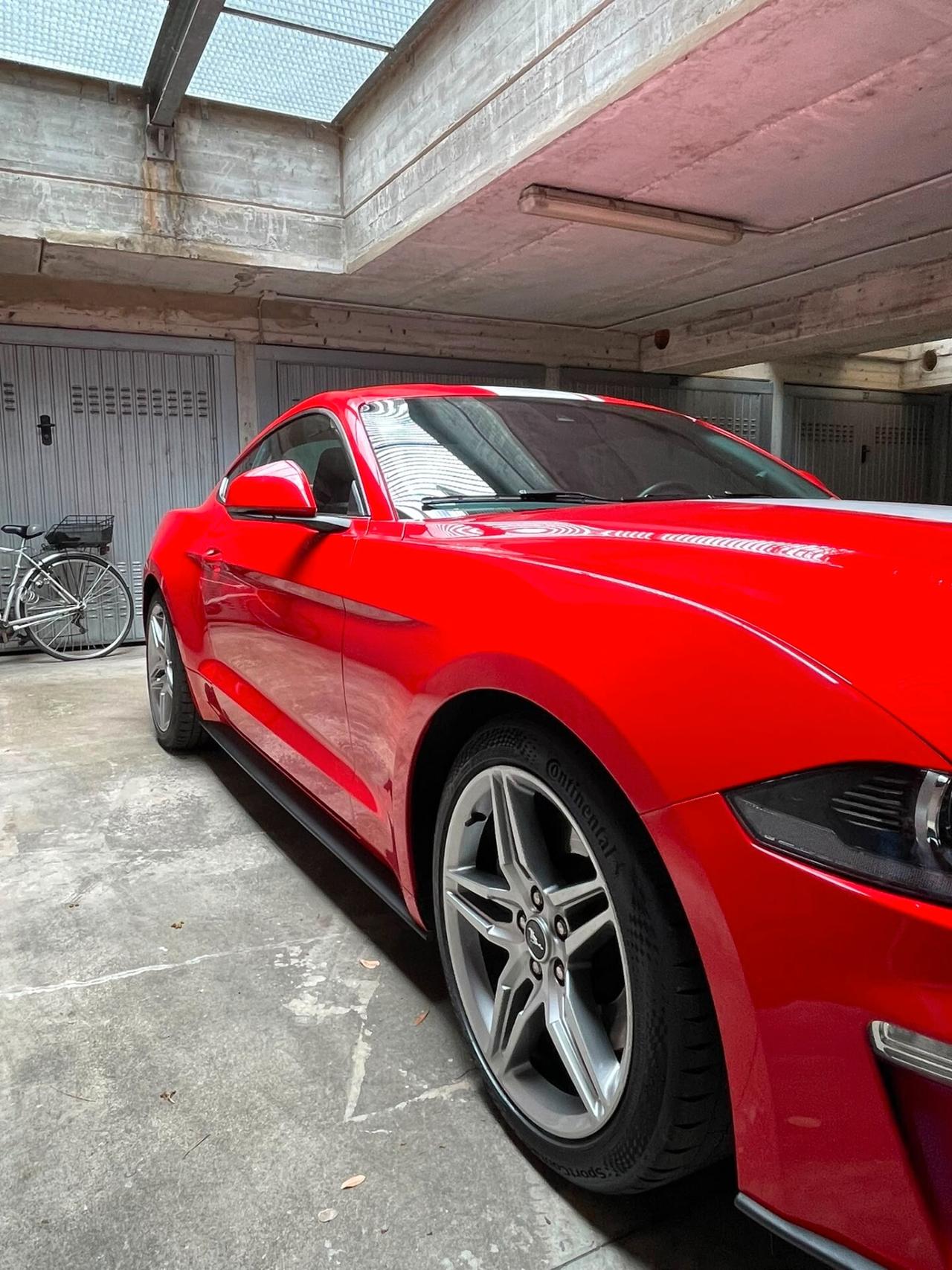 Ford Mustang FASTBACK 2.3 ECOBOOST AUT.