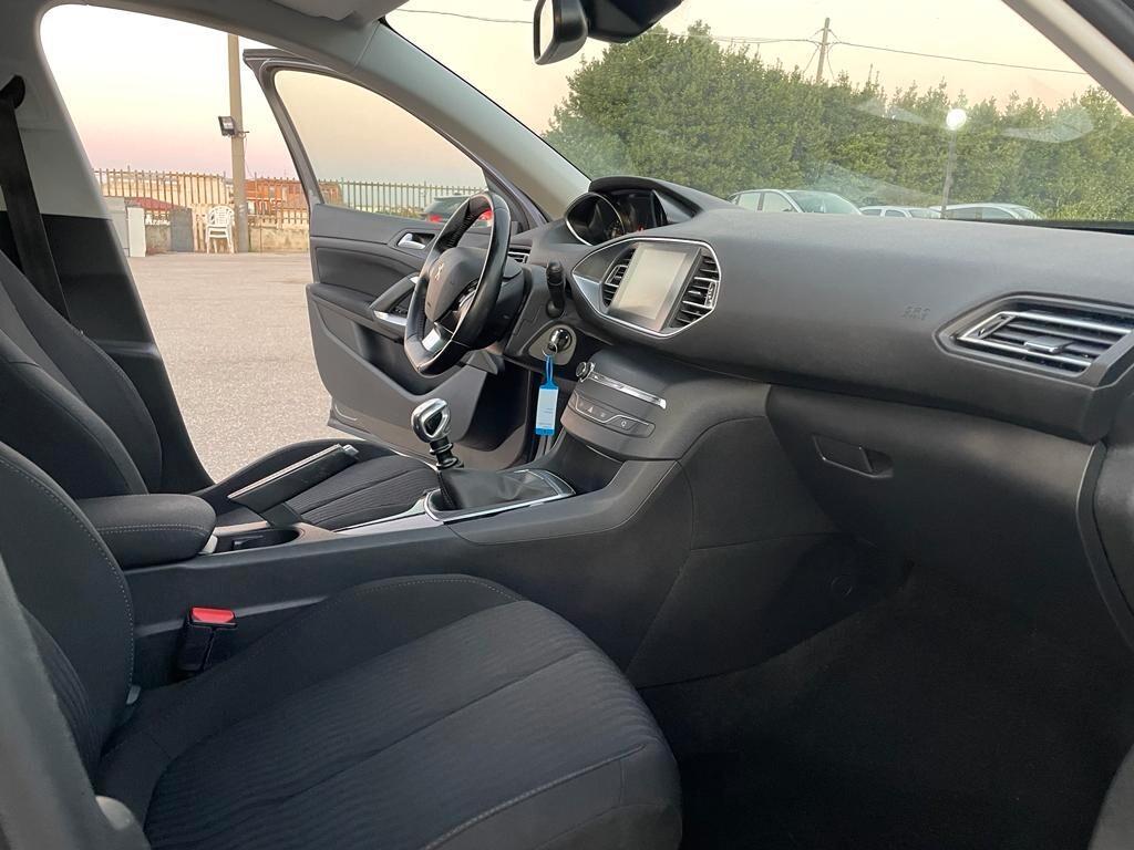 Peugeot 308 BlueHDi 120 S&S Business