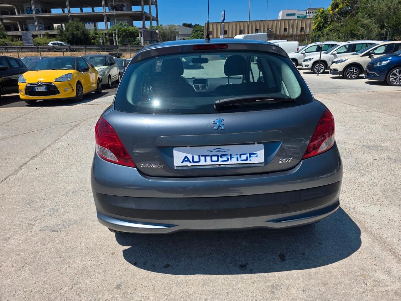 Peugeot 207 1.4 8V 75CV 3p. ONE Line