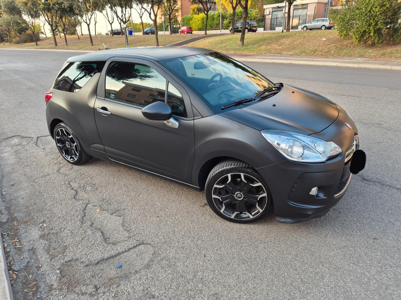 DS3 1.4 benzina just black 95cv nero opaco 2012