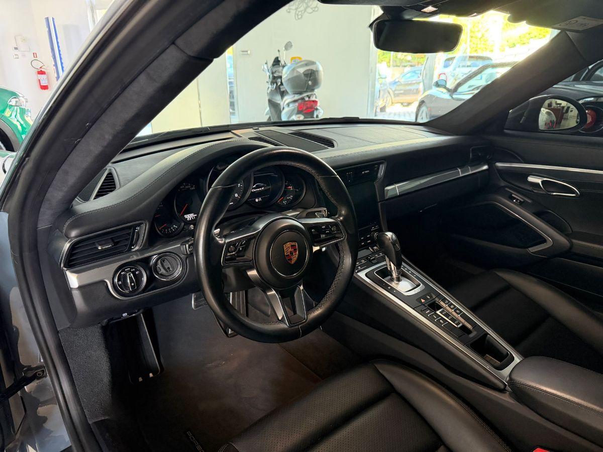 PORSCHE - 911 CoupÃ¨ - 911 3.0 Carrera 4 CoupÃ©