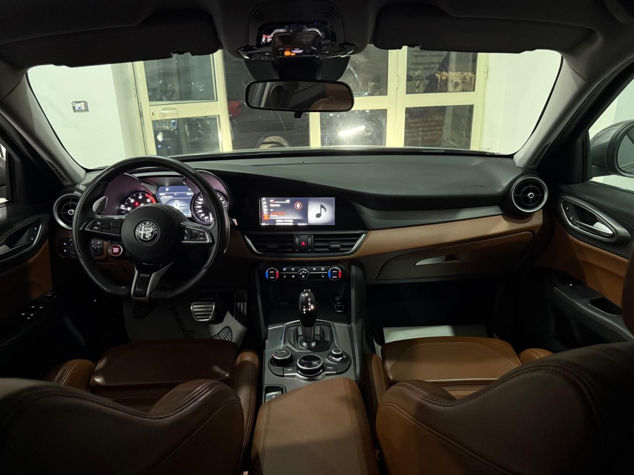 Alfa Romeo Giulia 2.2TurboD210CV Q4 VELOCE IPERFULL2018