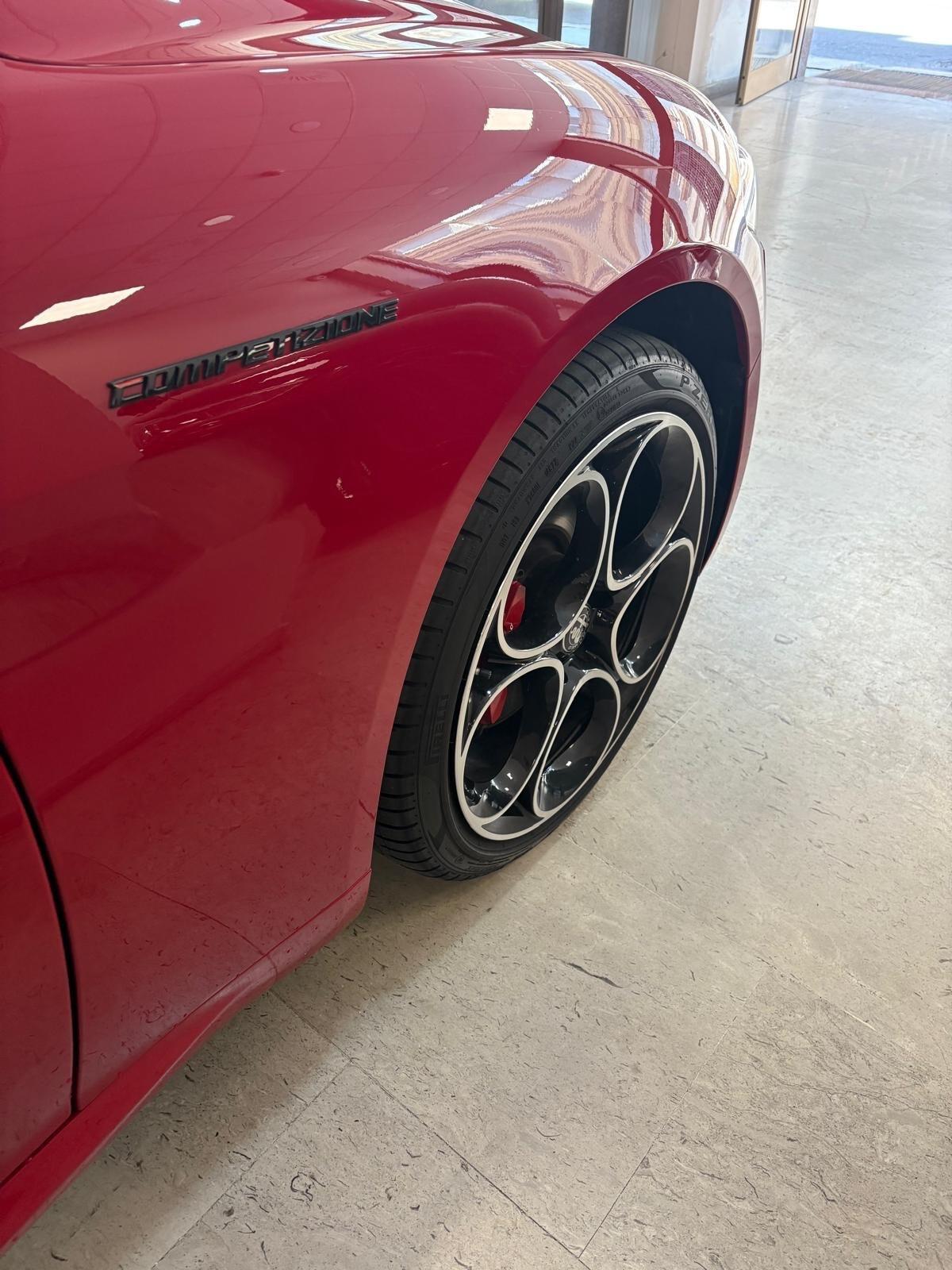 Alfa Romeo Giulia 2.0 Turbo 280 CV Competizione