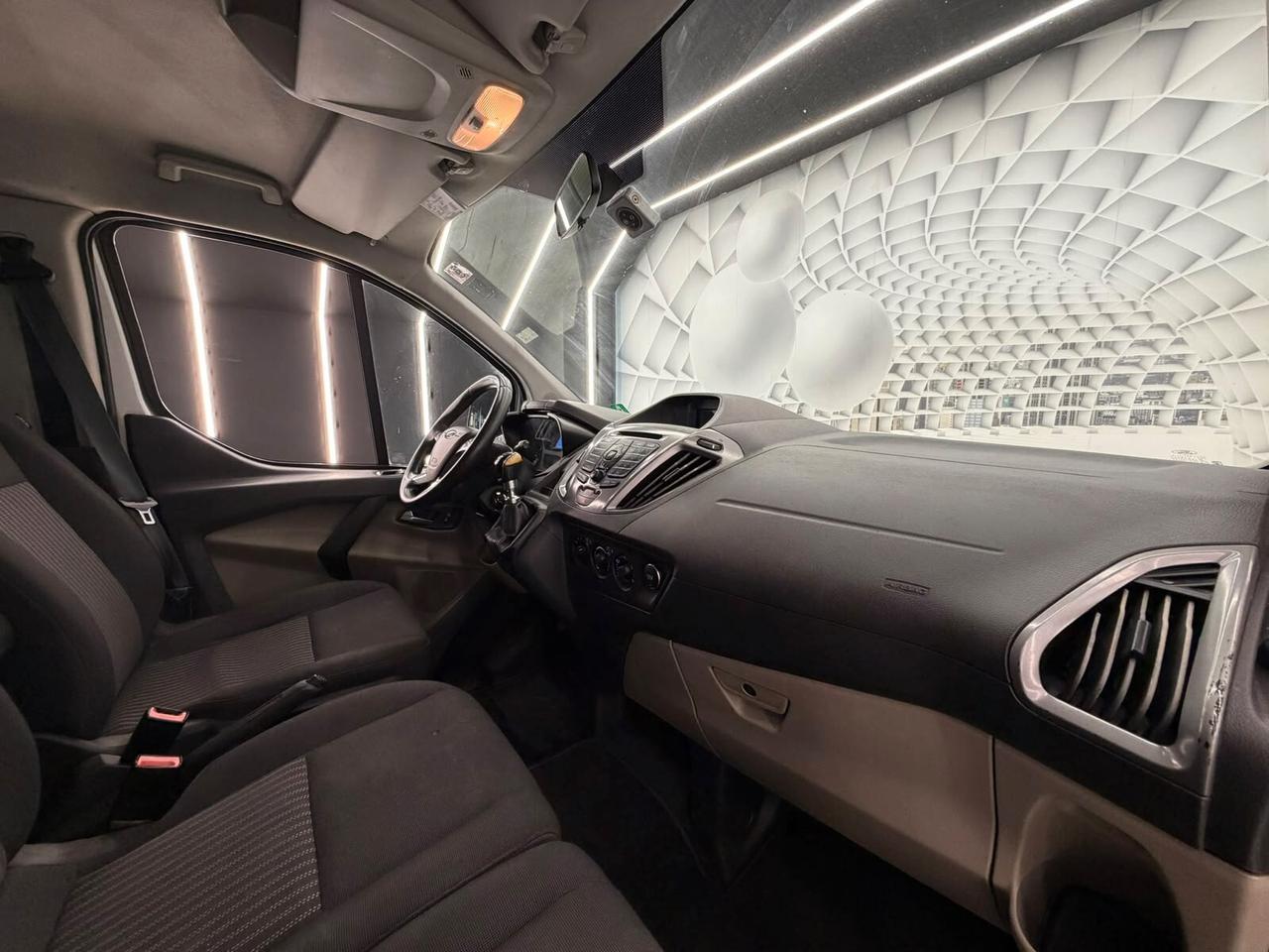 Ford Tourneo Custom 2.0 TDCi 130CV -KM CERTIFICATI-PERMUTE-12 MESI GARANZIA