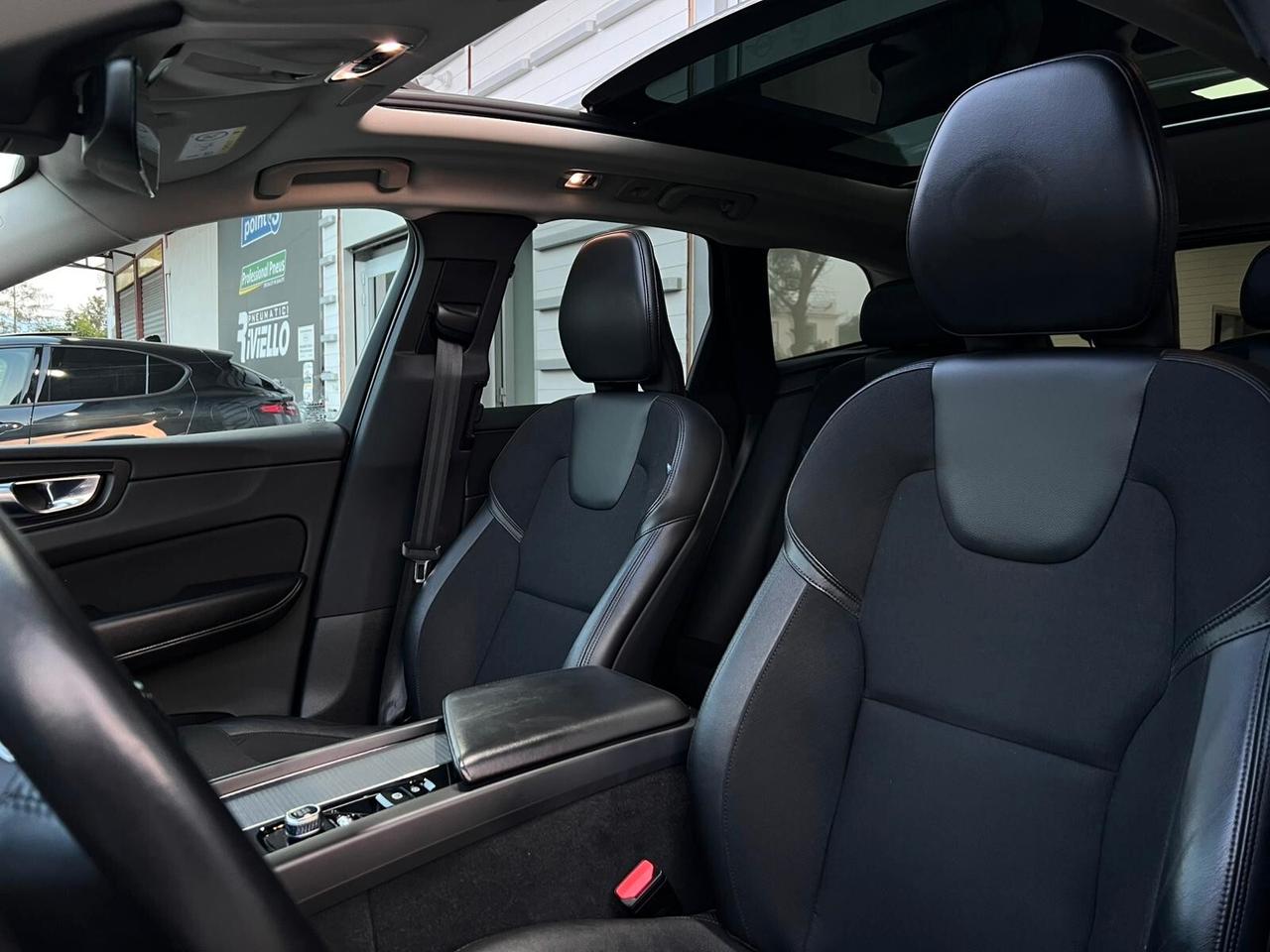 Volvo XC 60 XC60 B4 (d) AWD Geartronic Momentum Tetto apribile