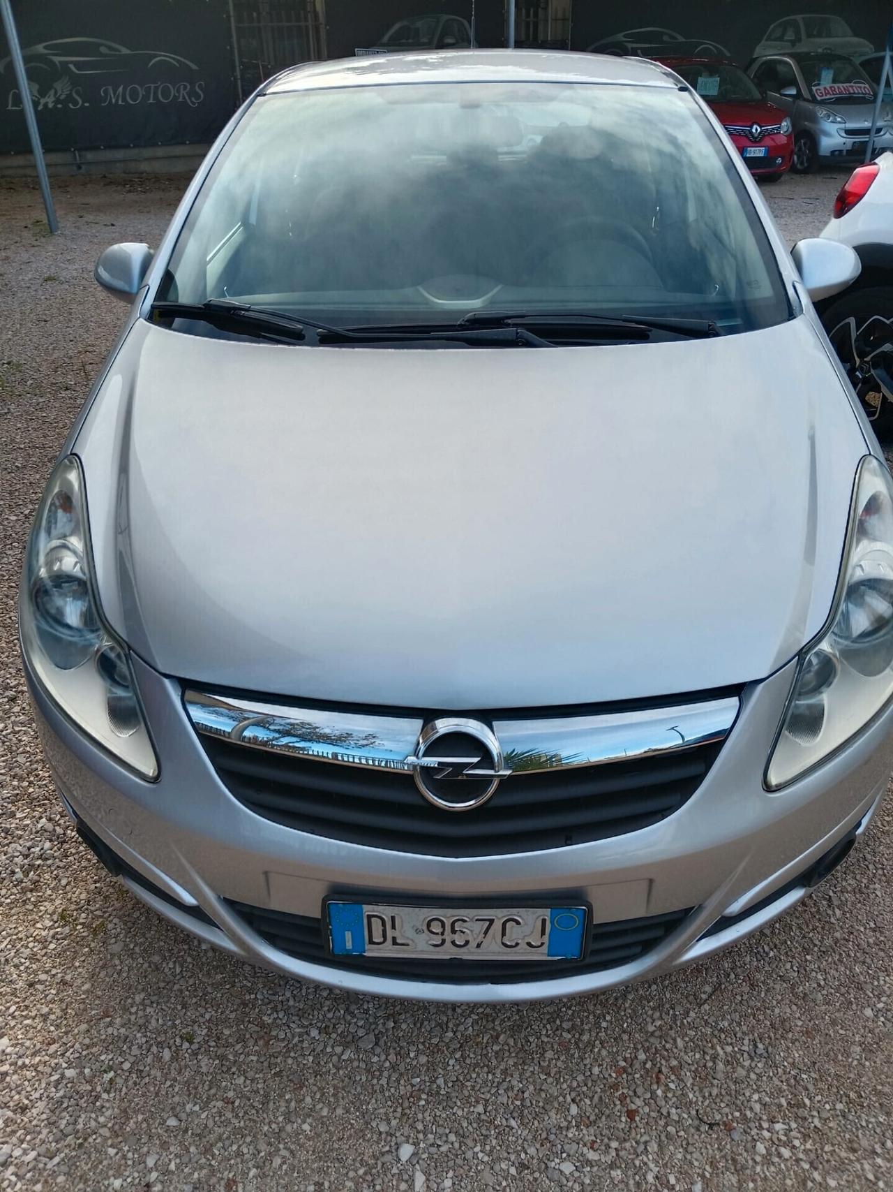 Opel Corsa 1.2 5 porte Club