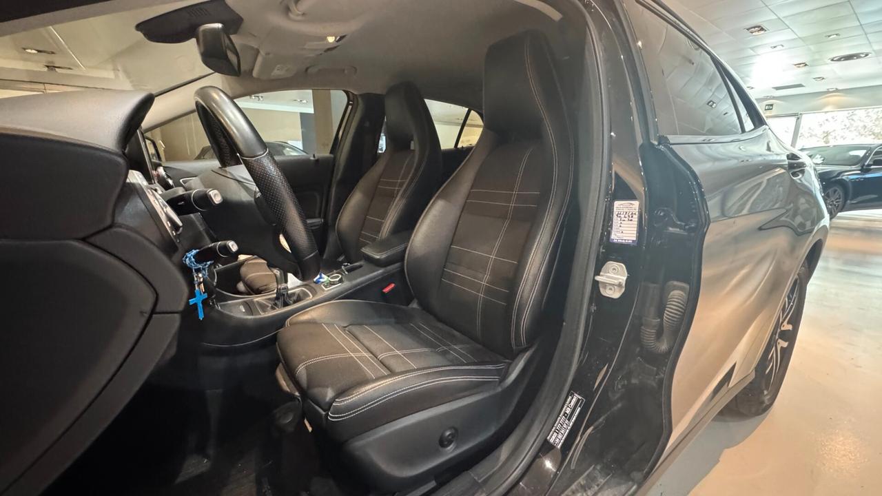 MERCEDES-BENZ GLA 200 1.6 B 156CV - 2015