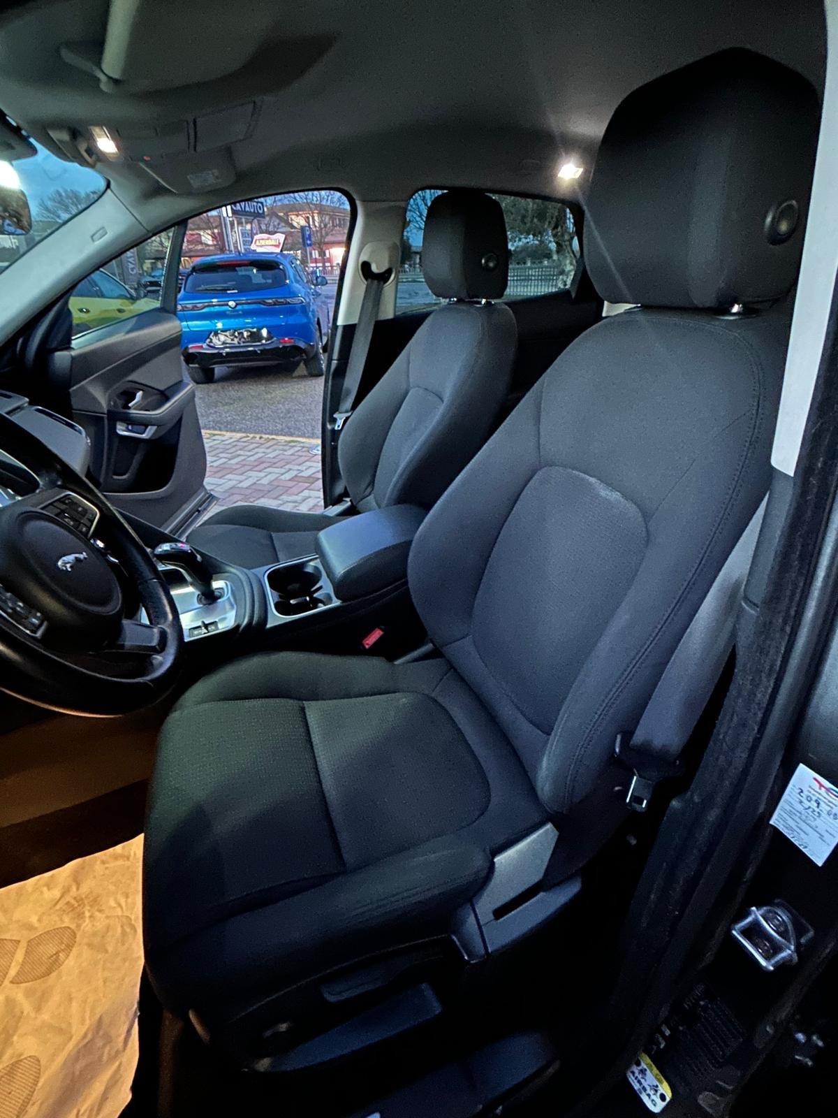 Jaguar E-Pace 2.0D 150 CV AWD aut. R-Dynamic HSE