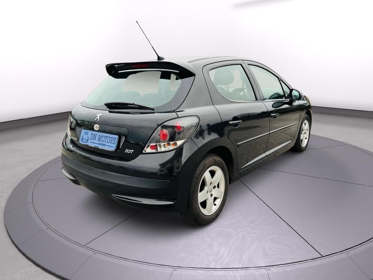 Peugeot 207 1.4 HDi anno 2009 neo patentati