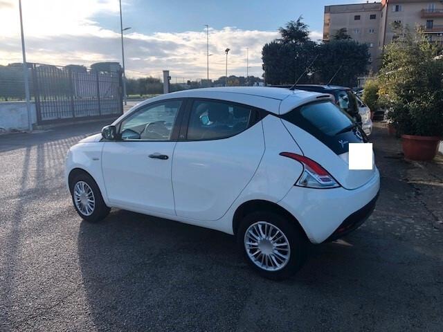 Lancia Ypsilon 0.9 TwinAir 5 porte Metano Ecochic Elefantino Blu