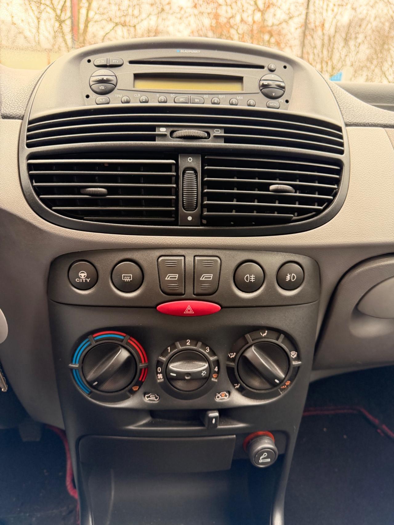 Fiat Punto 1.2i cat 5 porte HLX