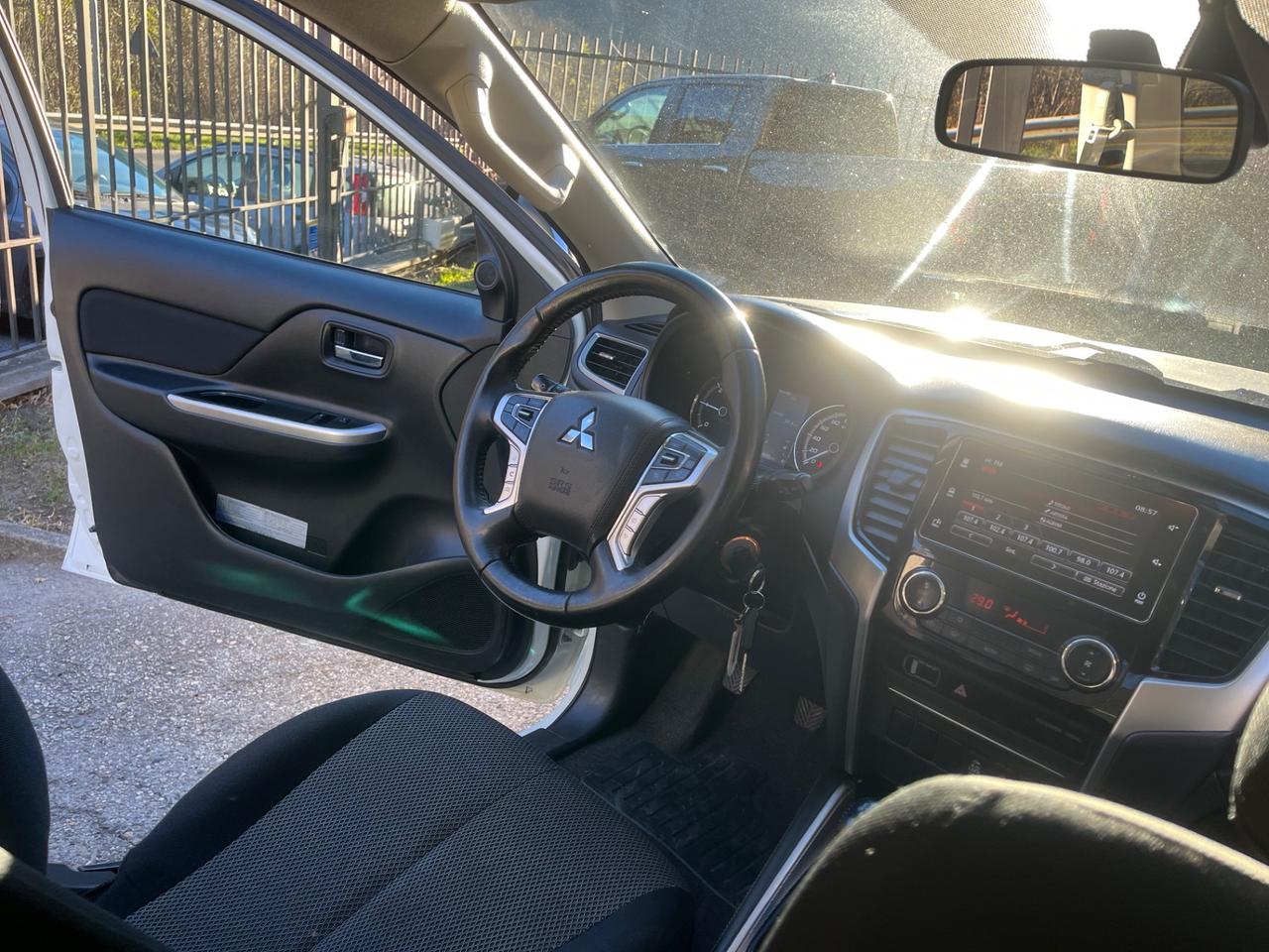 Mitsubishi L200 2.3 D Club Cab 4x4 Super Select Intense