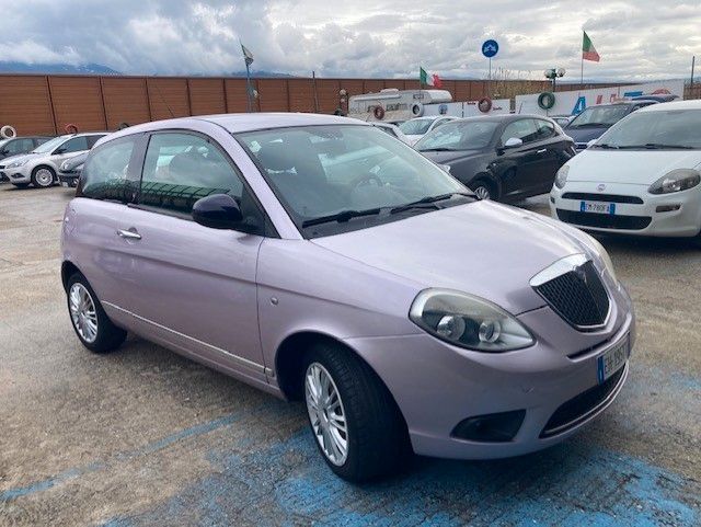 Lancia Ypsilon 1.3 MJT 75 CV Diva