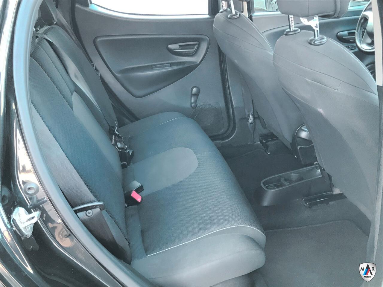 Lancia Ypsilon 1.2 69 CV 5 porte S Momodesign