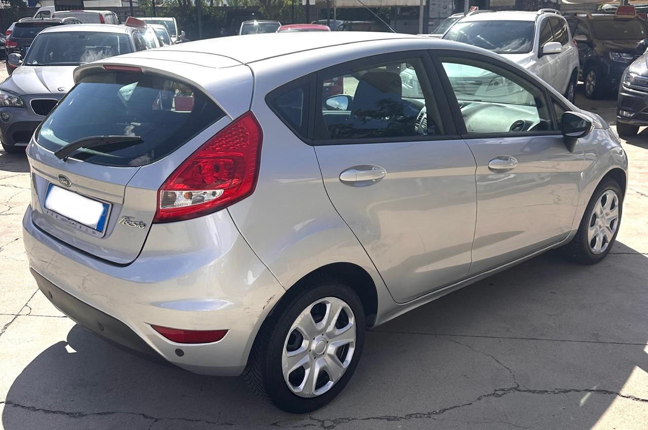 Ford Fiesta 1.2 82 CV 5 porte NEOPATENTATI