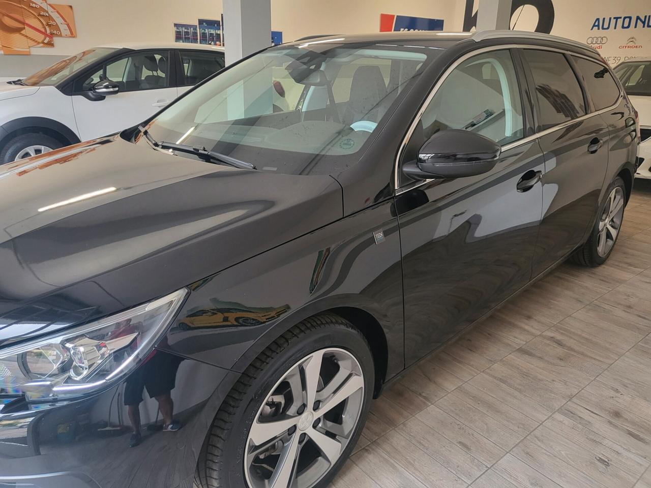 Peugeot 308 BlueHDi 130 S&S SW Tech Edition