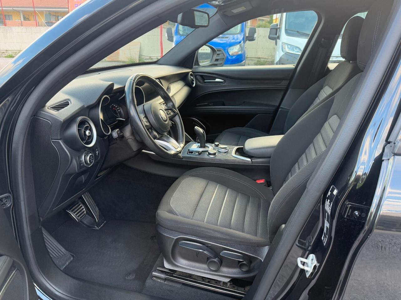 Alfa Romeo Stelvio 2.2 Turbodiesel 160 CV AT8 RWD Super Business