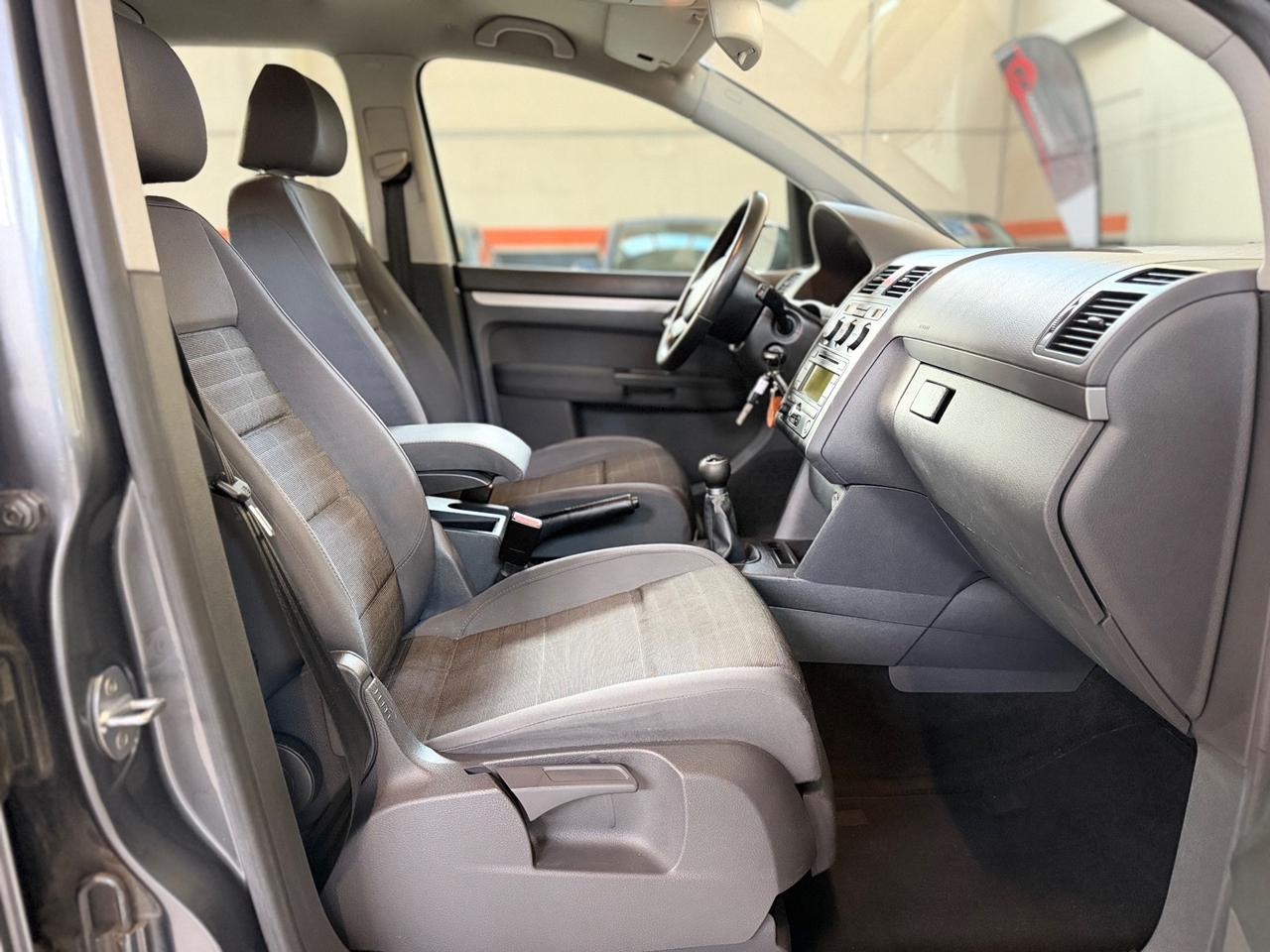 Volkswagen Touran 2.0 TDI DPF Highline AUTOCARRO