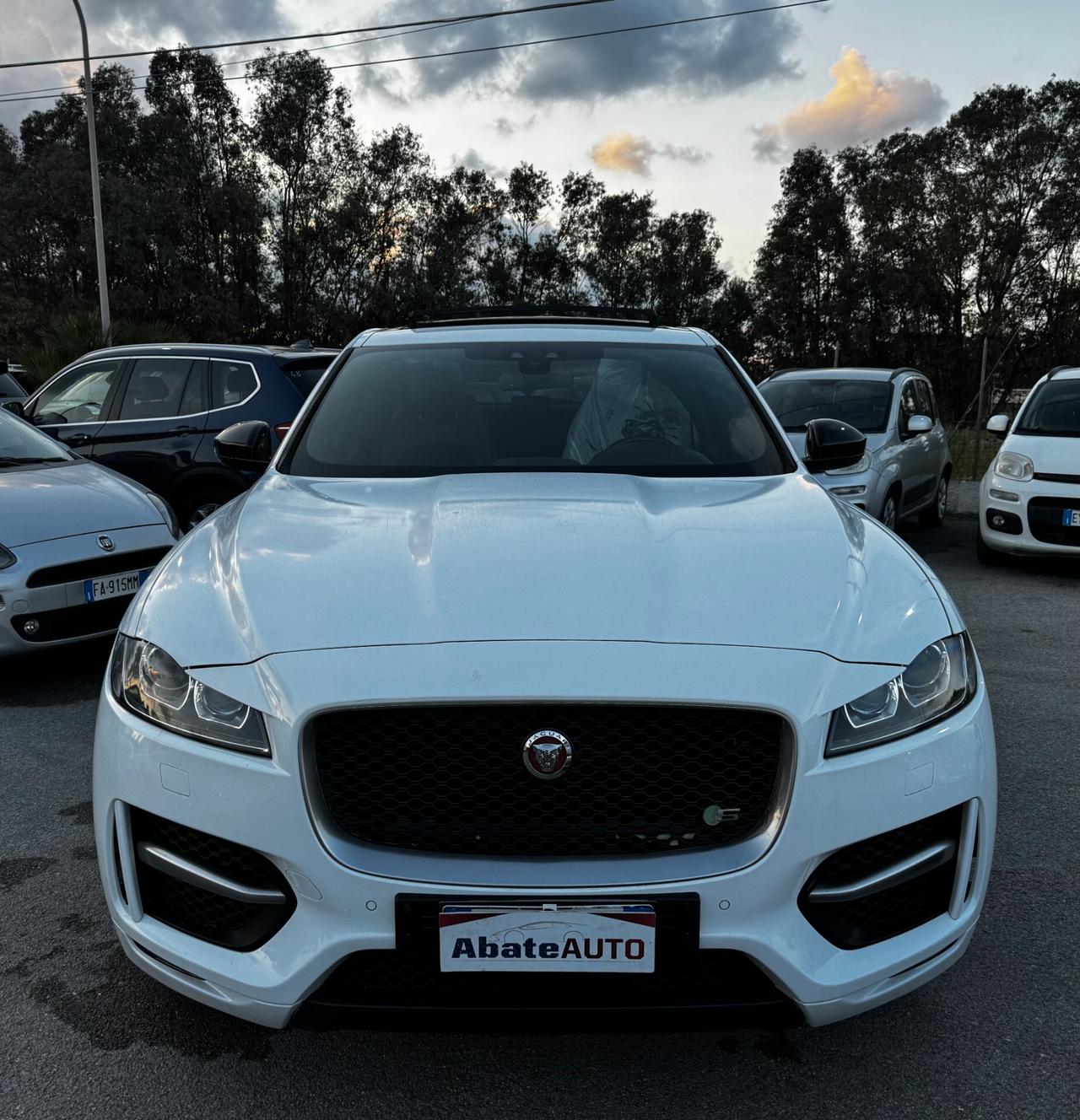 Jaguar F-Pace 2.0 D 180 CV R-Sport
