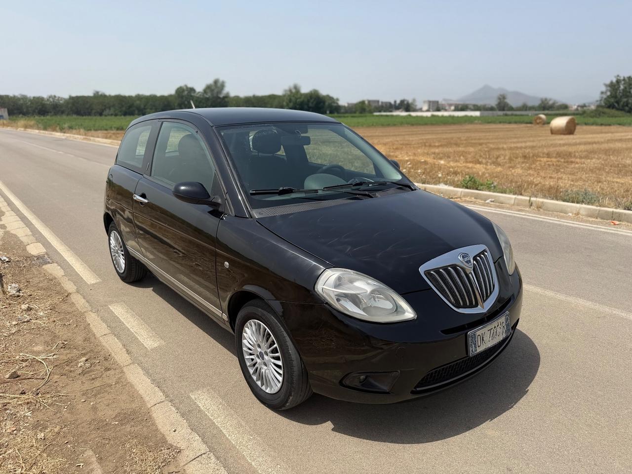 Lancia Ypsilon 1.3 MJT 75 CV Argento Diesel Neopatentati