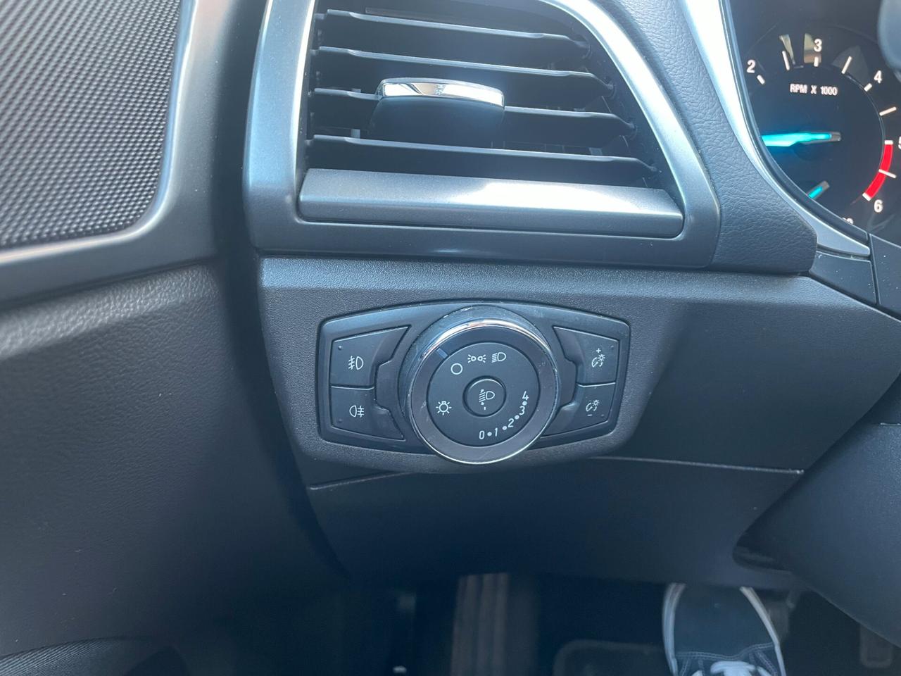 Ford Mondeo 2.0 TDCi 150 CV S&S Powershift SW Titanium Business