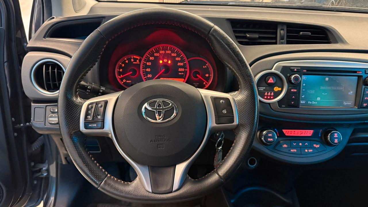 TOYOTA YARIS 1.4 D 5 PORTE LOUNGE 2014