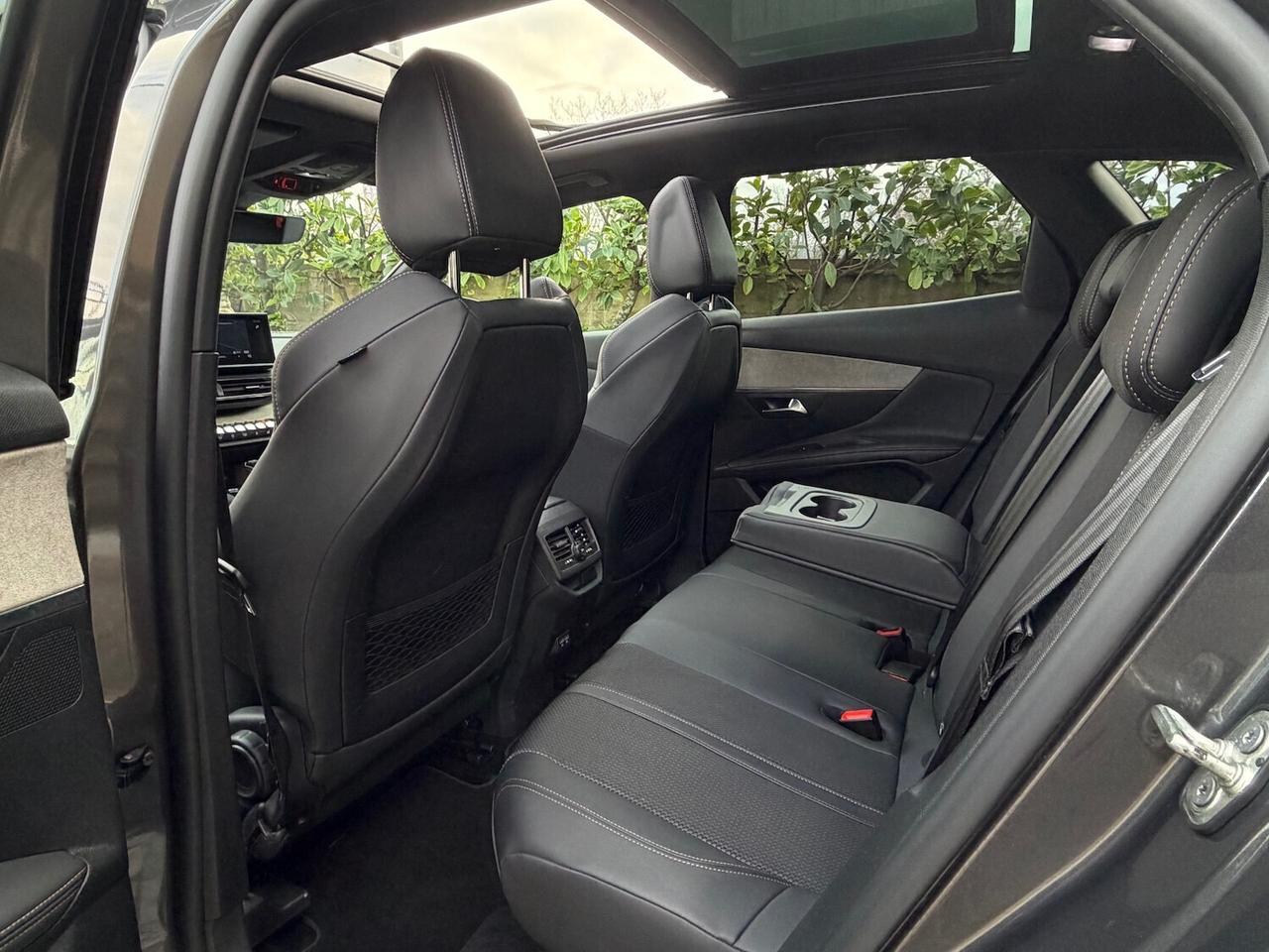 Peugeot 3008 BlueHDi 130 S&S EAT8 GT + tetto