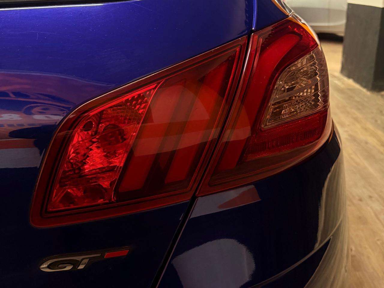 MERAVIGLIOSA PEUGEOT 308 GT CON TETTO PANORAMICO CON 128.162 KM