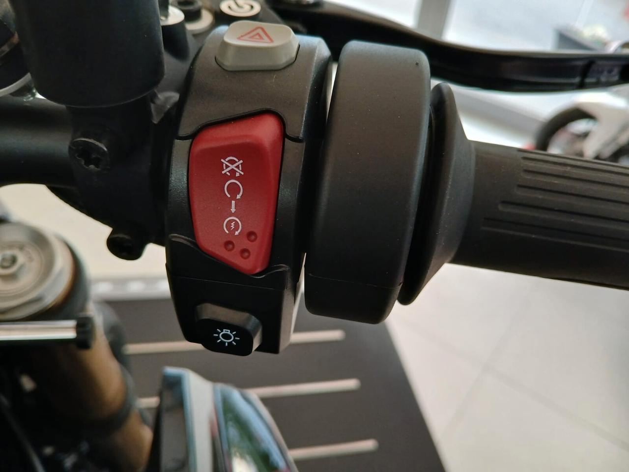 QJ MOTOR SRK 900-NUOVA-PRONTA CONSEGNA