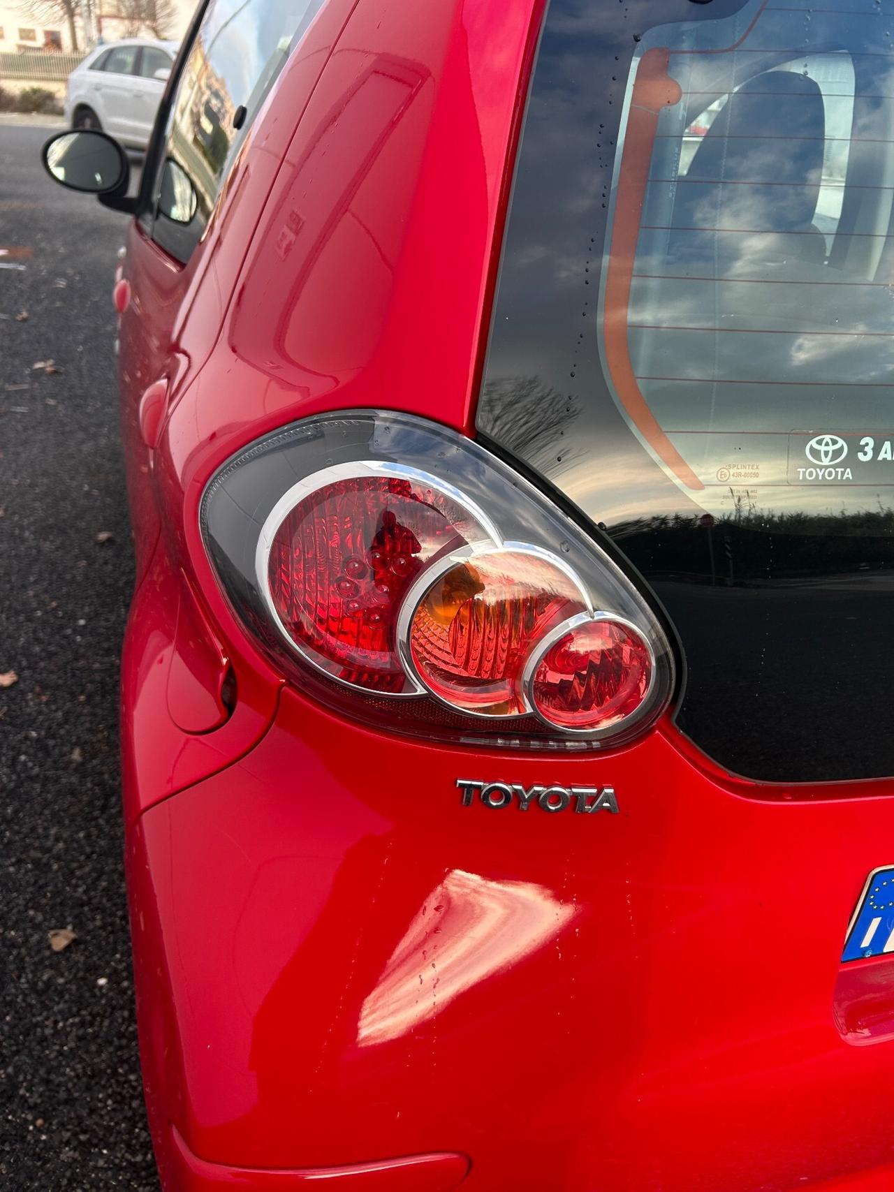 Toyota Aygo 1.0 12V VVT-i 5 porte Sol Connect automatica