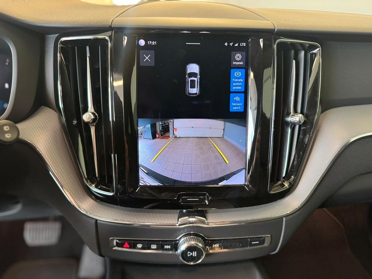 Volvo XC 60 XC60 B4 (d) AWD automatico Plus Bright