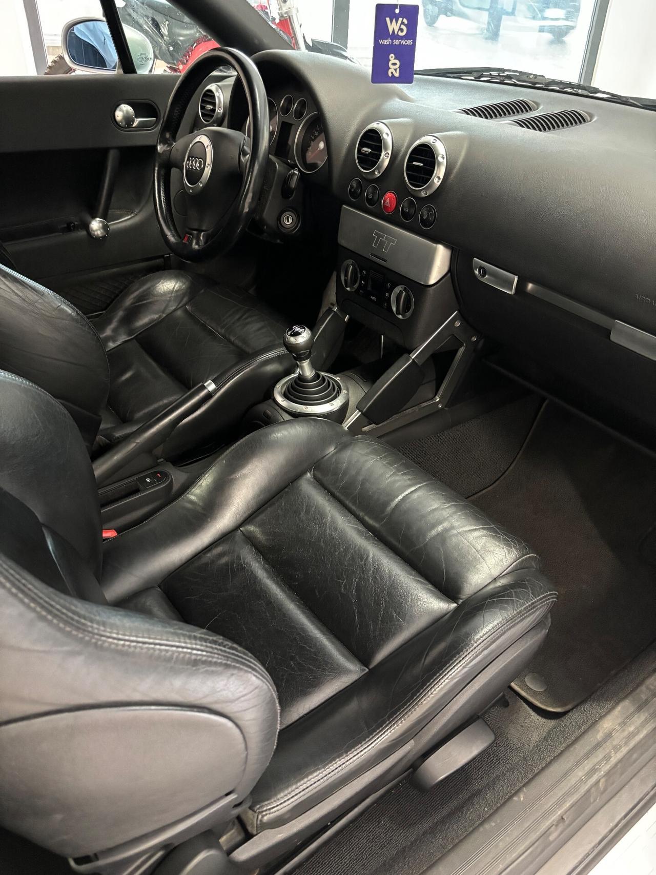 Audi TT S-LINE