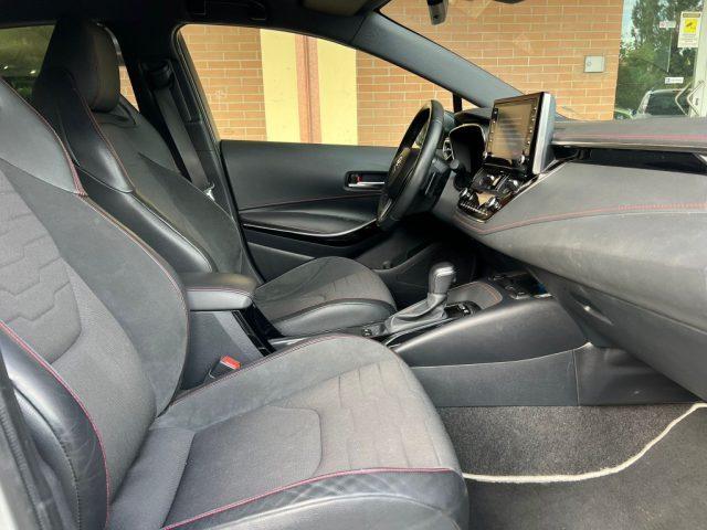 TOYOTA Corolla 2.0 Hybrid MoreBusiness