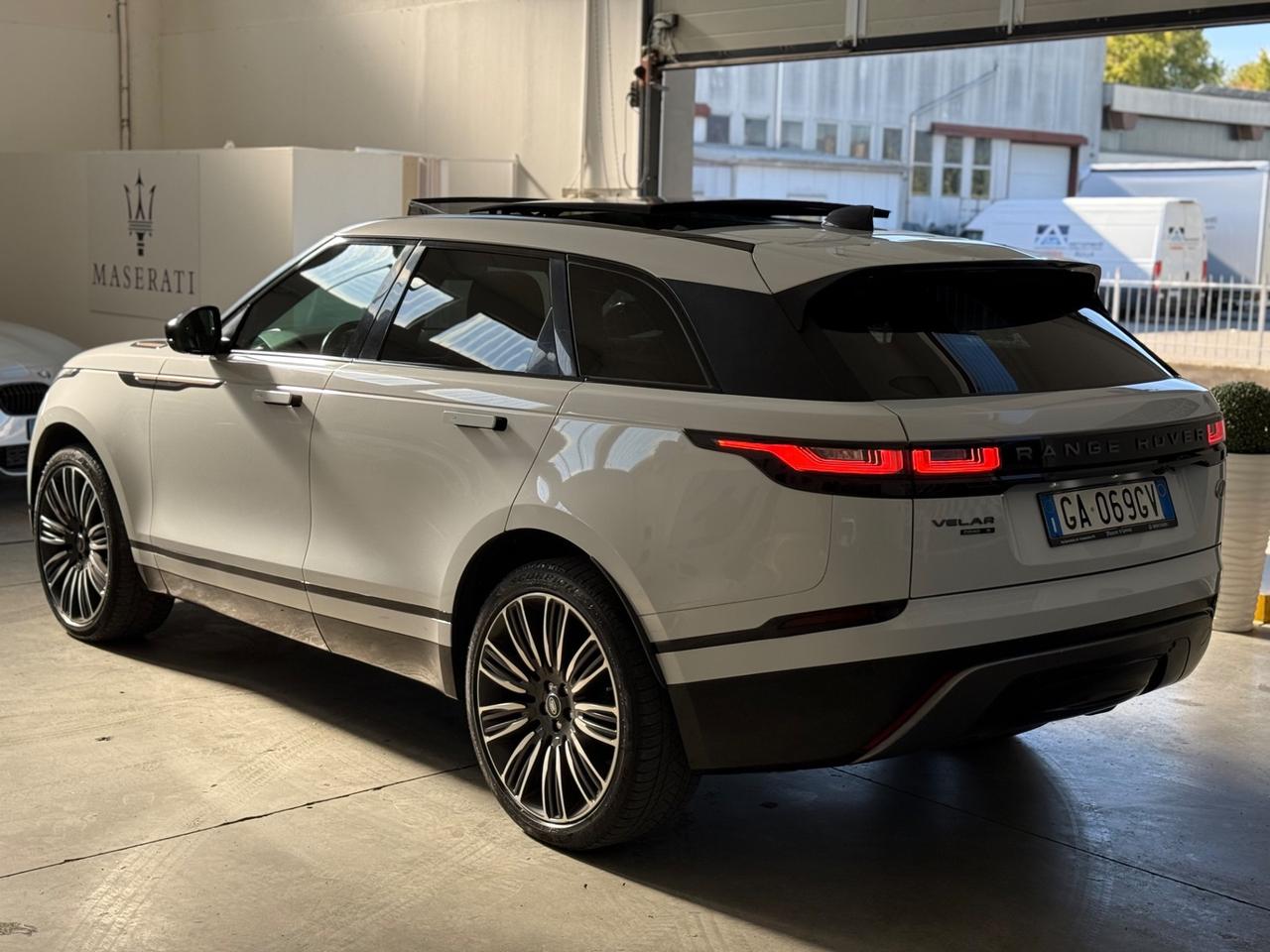 Land Rover Range Velar 2.0D I4 240 CV R-Dynamic HSE